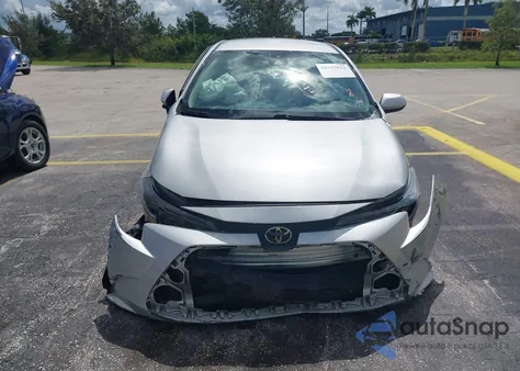 2021 Toyota Corolla Le z USA, uszkodzony, nr VIN 5YFEPMAE3MP166799